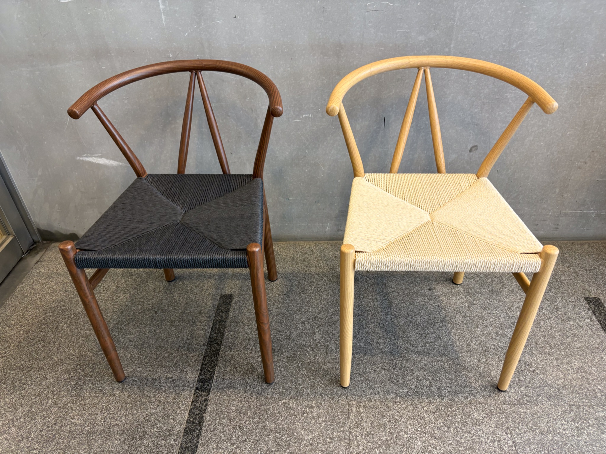 チェアのご紹介 曲線際立つフォルムにペーパーコードのシート