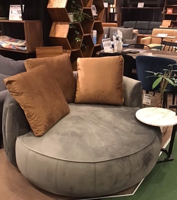 まん丸のソファ、その名もCIRCLEソファ - スタッフブログ